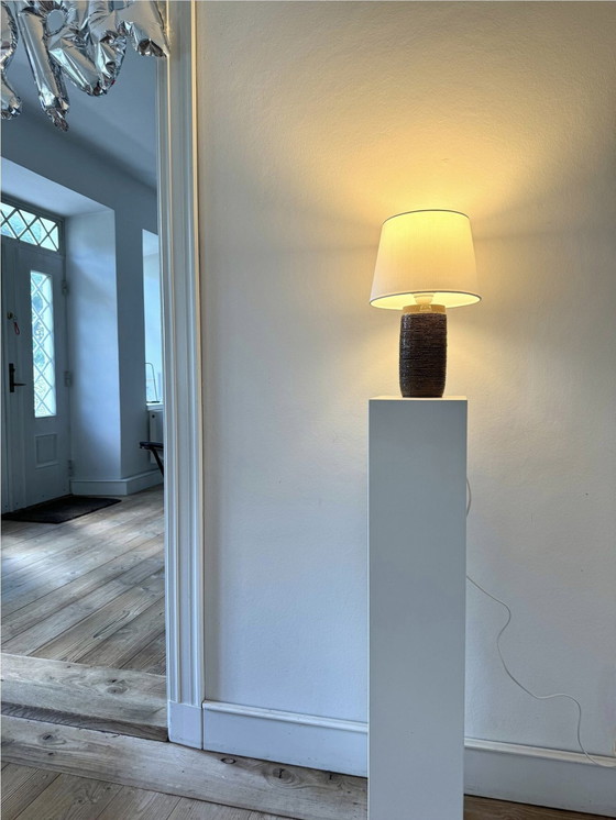 Image 1 of Lámpara de mesa Aage Rasmus Selsbo, pie de lámpara, gres, cerámica, Suecia, mediados de siglo, diseño de los años 60, esgrafiado