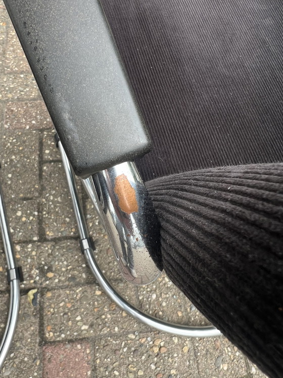 Image 1 of 2 Vintage Gispen 413 ladies' fauteuils.