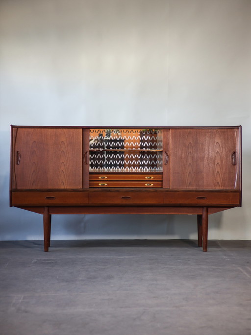 Vintage Sideboard with bar