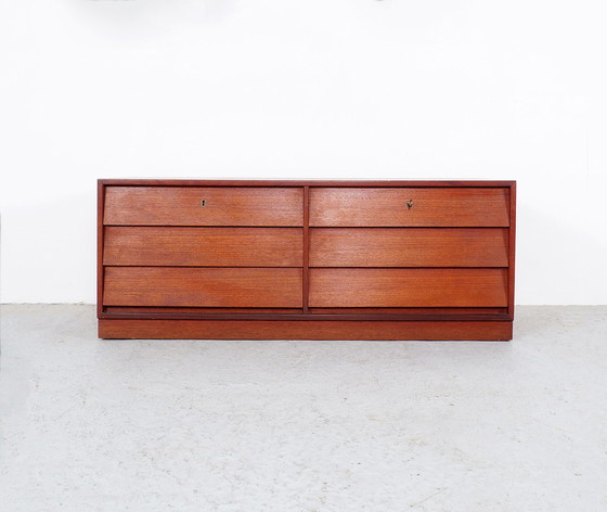 Image 1 of Buffet bas vintage en teck avec tiroirs 1960s