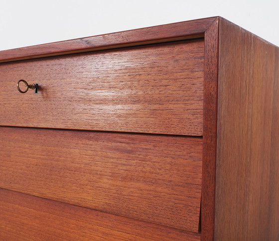 Image 1 of Buffet bas vintage en teck avec tiroirs 1960s