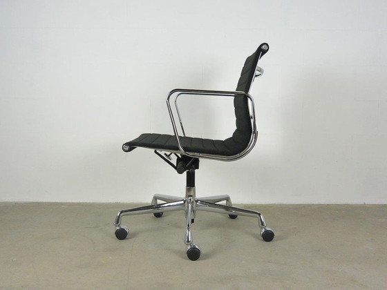 Image 1 of Vitra EA 117 Office chair Charles & Ray Eames