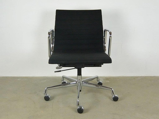 Vitra EA 117 Office chair Charles & Ray Eames