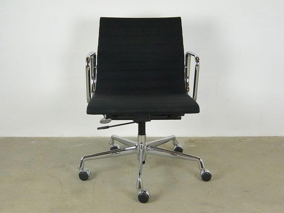 Image 1 of Vitra EA 117 Office chair Charles & Ray Eames