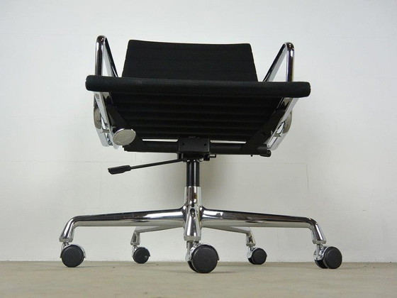 Image 1 of Vitra EA 117 Office chair Charles & Ray Eames