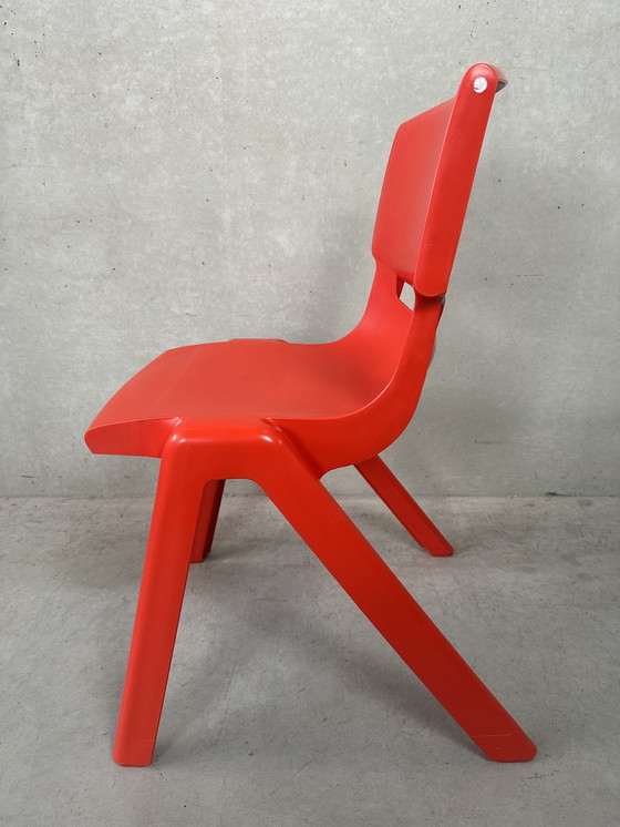 Image 1 of Chaise design en plastique