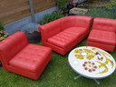 Sofá modular con mesa de centro