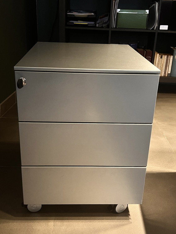 Image 1 of Modern office furniture with drawer unit