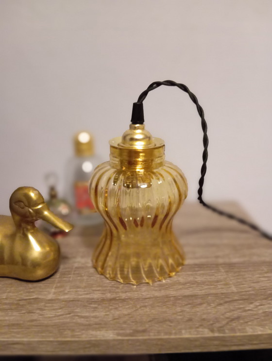 Image 1 of Lampada portatile vintage anni '70 in ambra Godronné