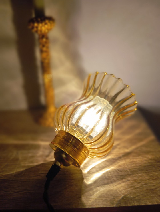 Image 1 of Lampada portatile vintage anni '70 in ambra Godronné