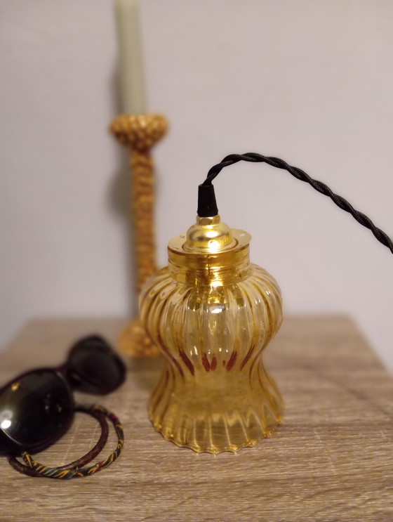 Image 1 of Lampada portatile vintage anni '70 in ambra Godronné