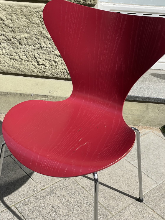 Image 1 of 1/24 Fritz Hansen Serie 7 Venetian Red 3107 Chaises d'appoint empilables