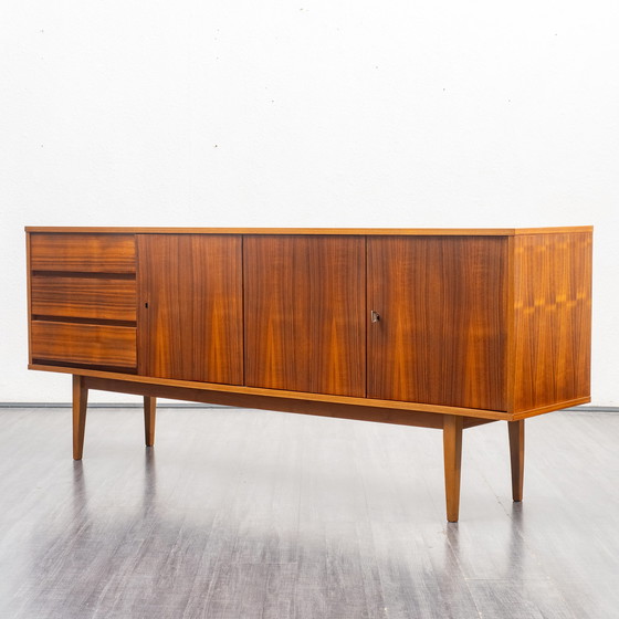 Image 1 of Années 60 Sideboard, en noyer restauré, 191cm