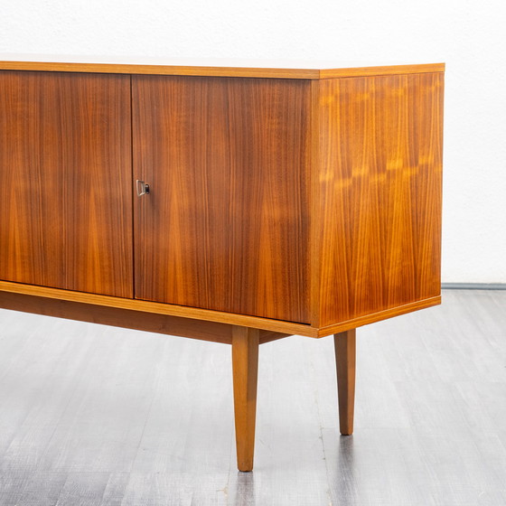 Image 1 of Années 60 Sideboard, en noyer restauré, 191cm