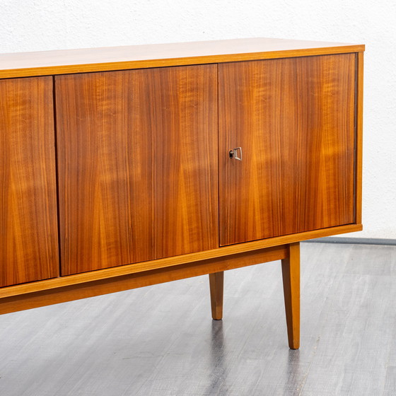 Image 1 of Années 60 Sideboard, en noyer restauré, 191cm