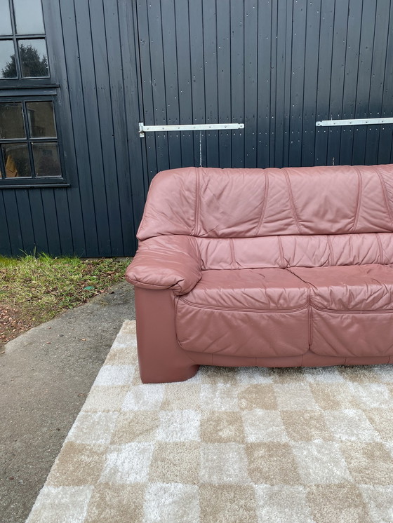 Image 1 of Vintage old pink leather 3-seater sofa