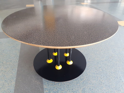 Leolux Table