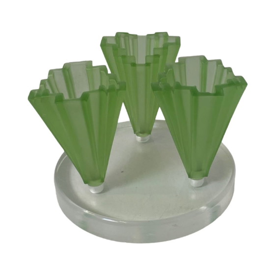 Image 1 of Art déco - Bagley Green - Verre d'uranium - Ensemble de trois vases 'Grantham' montés sur pied transparent