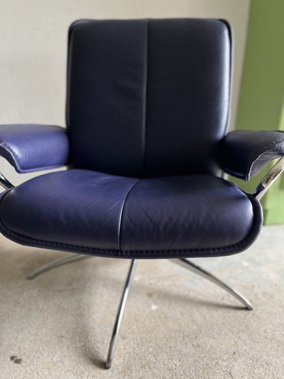 Image 1 of Stressless City Low Back