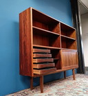 Armoire murale vintage en bois de rose