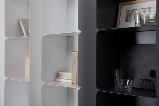 Image 1 of Collar bookcase design Nendo for Quodes - white with legs