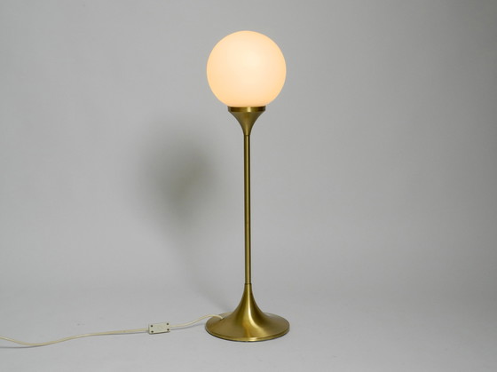 Image 1 of Magnifique lampe de table ou lampadaire des années 1960 avec une grande boule en verre de Sölken Leuchten