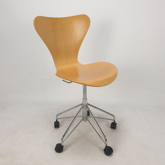 Image 1 of Sedia girevole da ufficio vintage modello 3117 di Arne Jacobsen per Fritz Hansen, anni '90