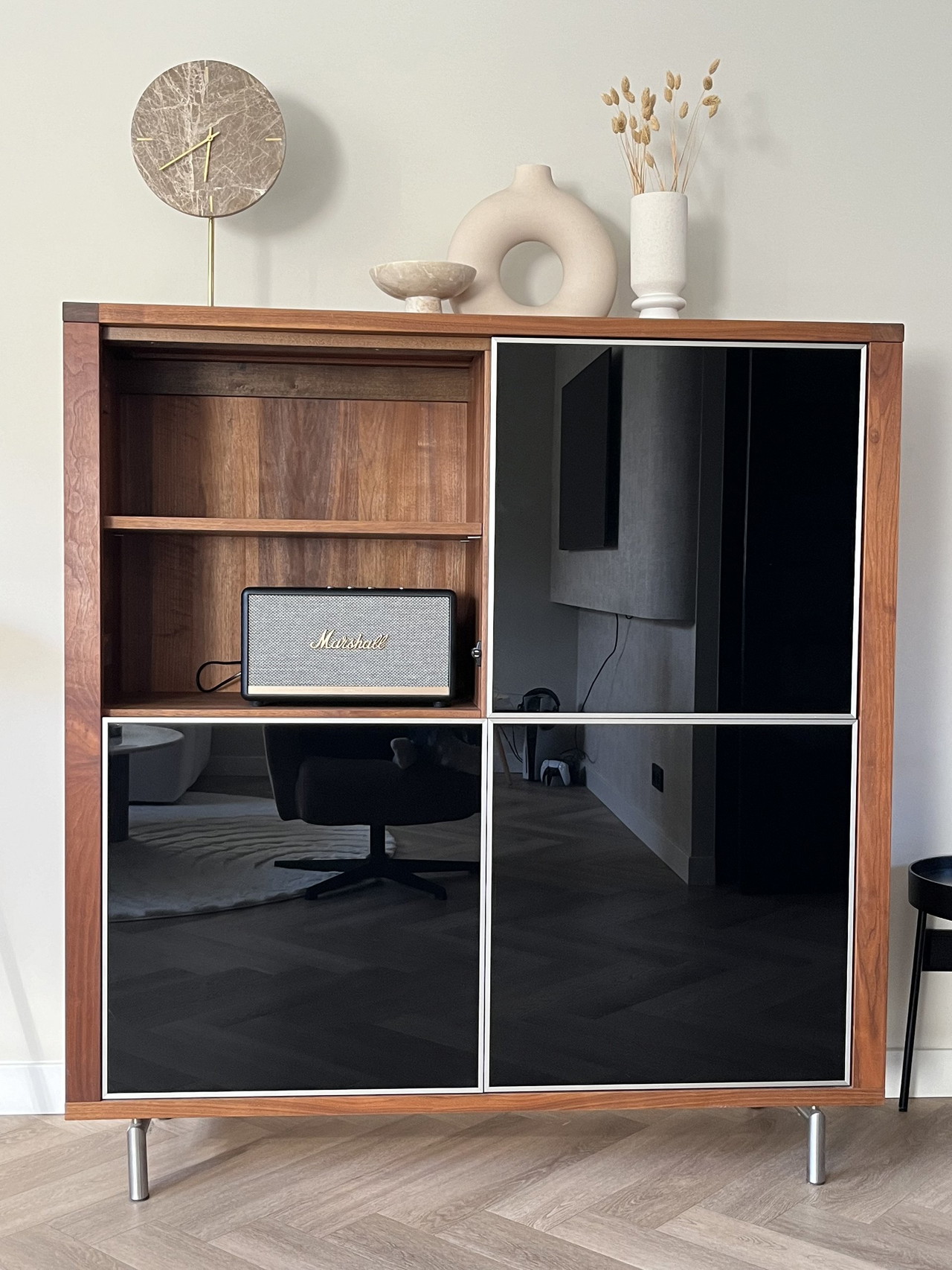 Bert plantagie walnut cabinet 500 Whoppah