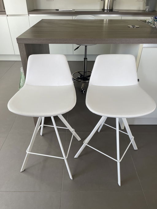 2x Joli Rafael bar stool