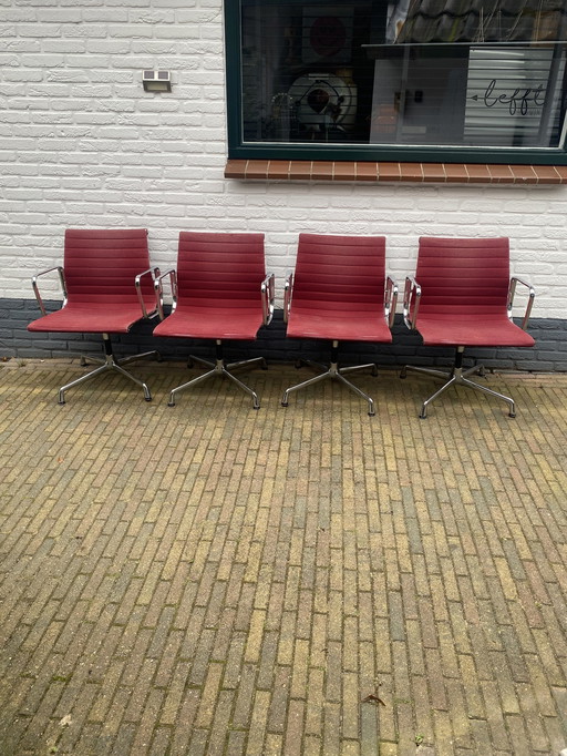 4X Vitra Eames Ea 108