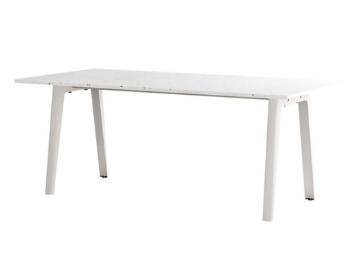 TipToe New Modern Table