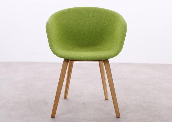 Image 1 of HAY AAC 23 A propos d'une chaise verte