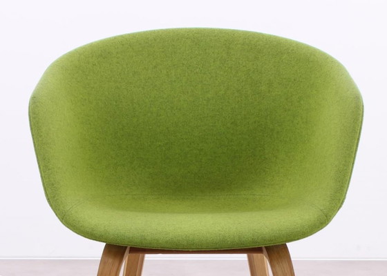 Image 1 of HAY AAC 23 A propos d'une chaise verte