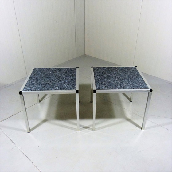 Image 1 of 2 tables d'appoint en granit, 1970-80s