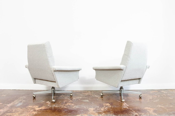 Image 1 of Coppia di poltrone di Up Závody su ruote metalliche, Cecoslovacchia, 1970