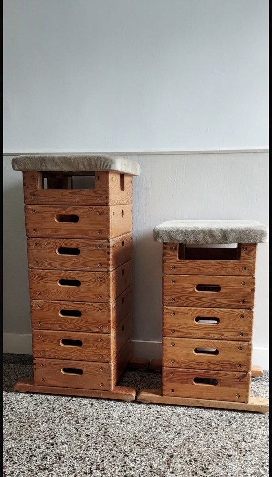 Image 1 of 2x armoires de gymnastique vintage