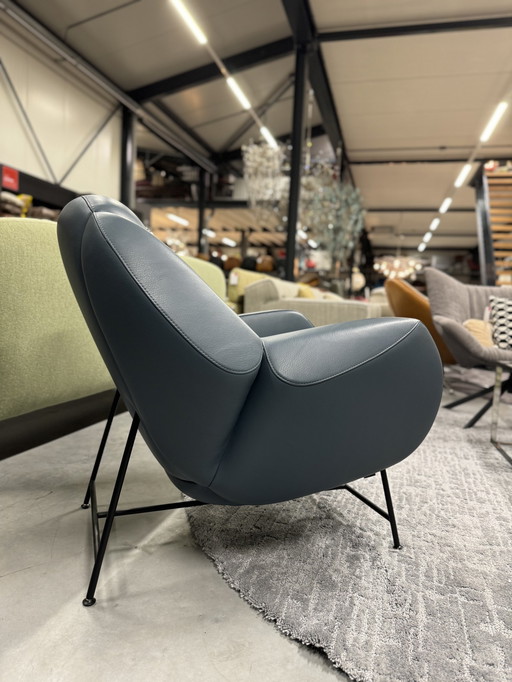 Leolux Anton Armchair Raffino Whale