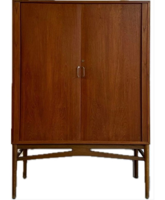 Image 1 of Mobiletto da parete vintage danese con ante a tamburo in teak