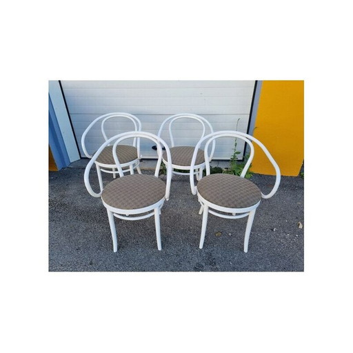 Set of 4 vintage "le corbusier" chairs in wood by Thonet, 1920