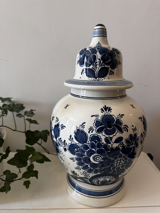 Image 1 of Lid Vase Porcelain Delftware Royal Thistle