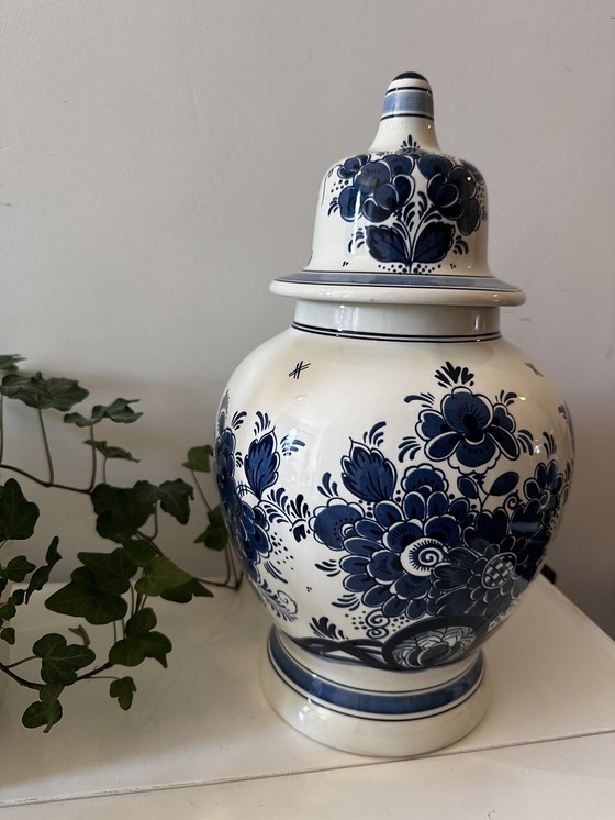 Image 1 of Lid Vase Porcelain Delftware Royal Thistle