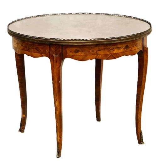 Pedestal table