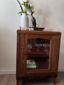 Vitrine vintage avec panneaux latéraux en verre