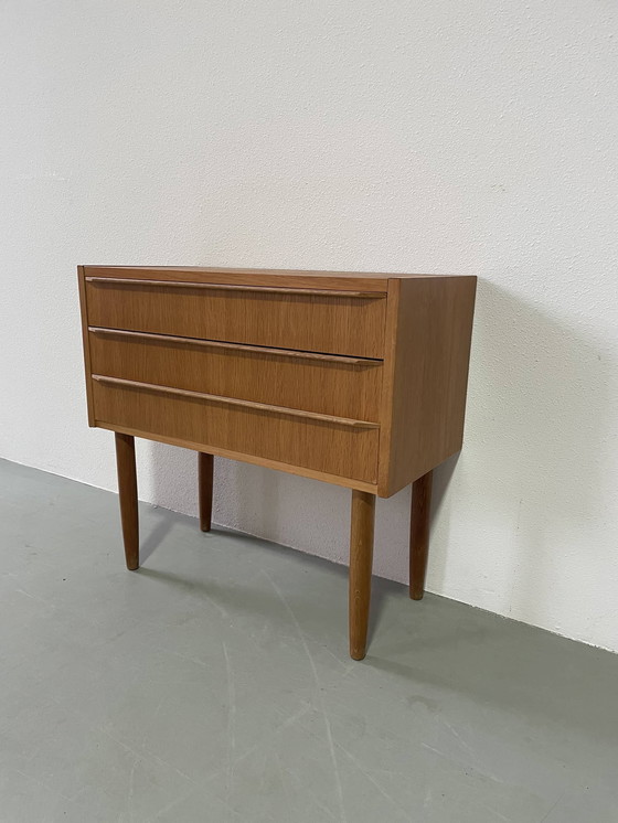 Image 1 of Danish chest of drawers in oak