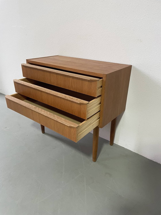 Image 1 of Danish chest of drawers in oak