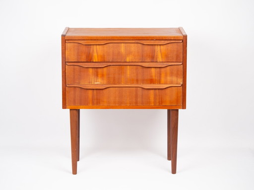 Cómoda danesa vintage de teca de la década de 1960