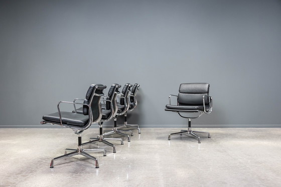 Image 1 of 6x Eames EA208 meeting chair