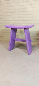 Sgabello in legno in stile vintage Japandi