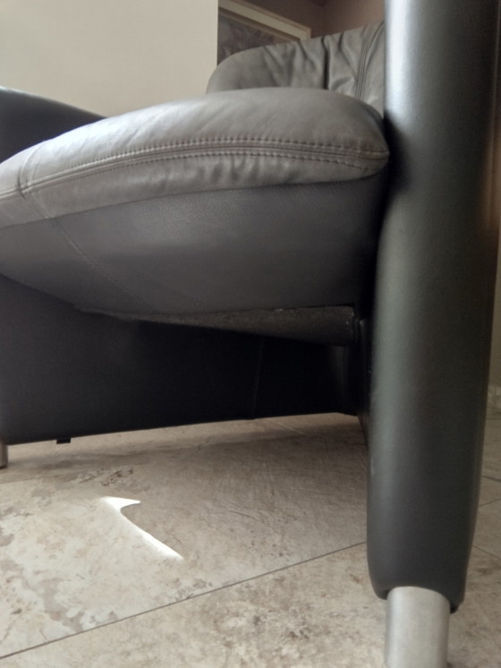 Image 1 of Leolux Excalibur en cuir bicolore avec pouf et coussin