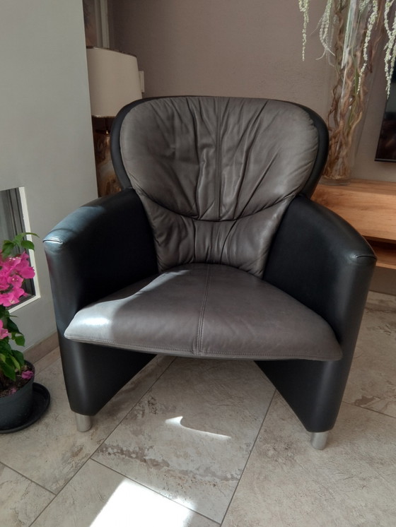 Image 1 of Leolux Excalibur twotone leather with footstool and cushion